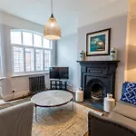 22 North Parade