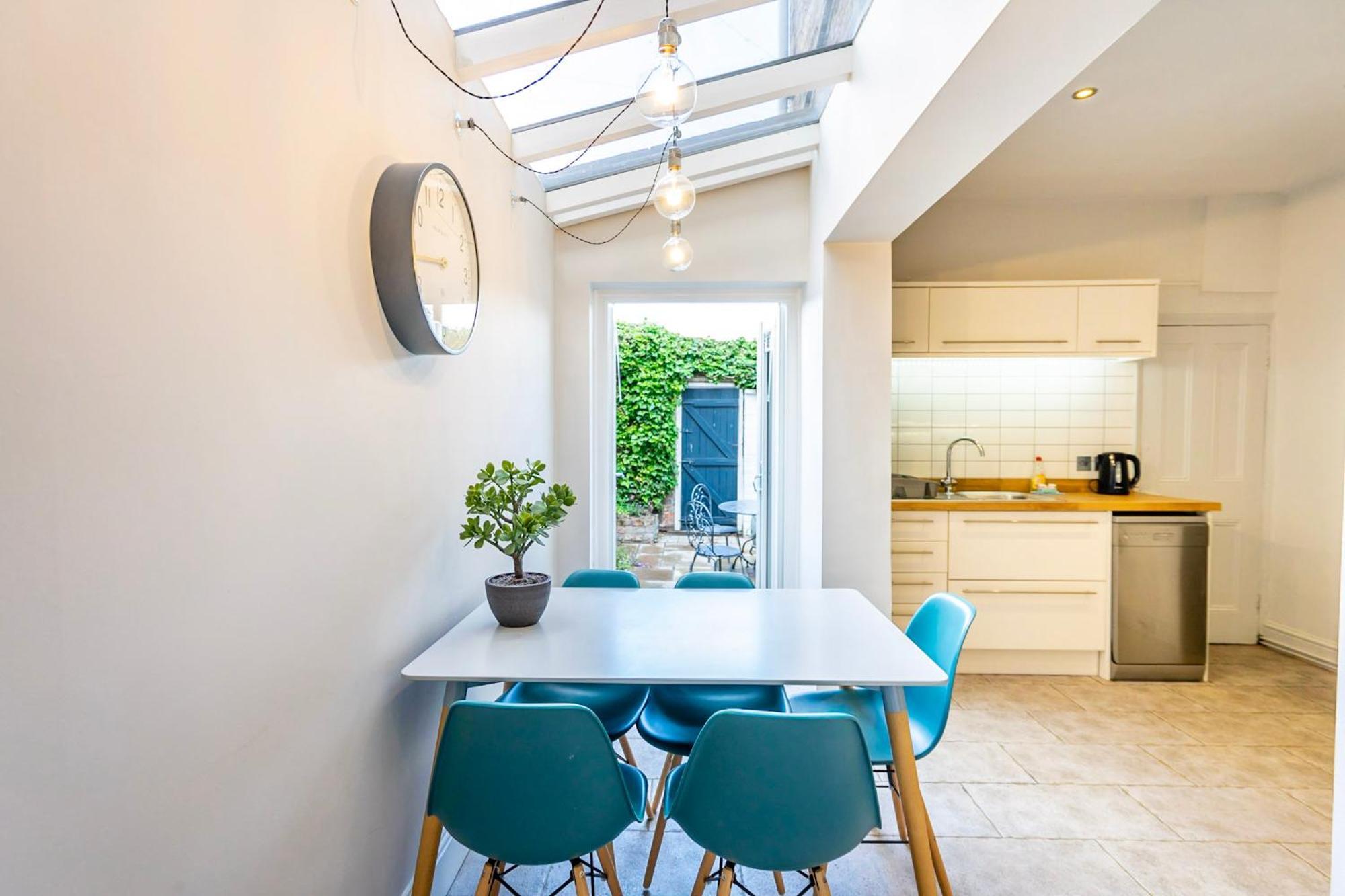 Apartment 22 North Parade